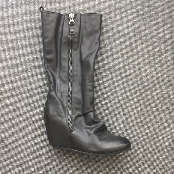 Heeled boots - Picture 2 of 2